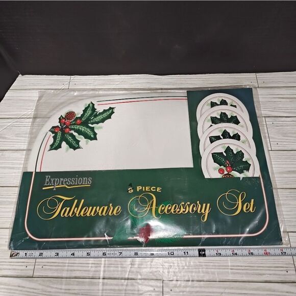 Vintage PVC Placemat Coaster Set Holly Berry Christmas Holiday Design 8 Pc Set - Picture 7 of 7